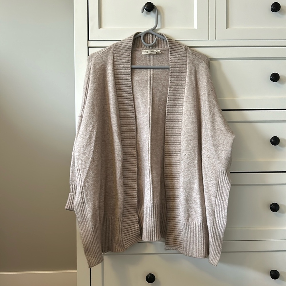 Tan cardigan with high side slits (size XS)